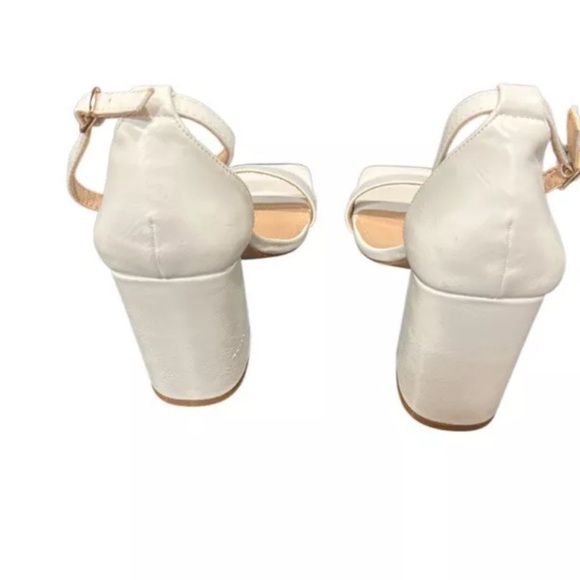 IDIFU‎ NWOT White Block Heel Ankle Strap Wrap Sandal in size 10. - Picture 2 of 6